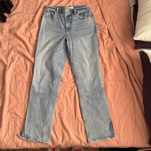 Abercrombie & Fitch | Ultra high rise 90s straight jean split hem | 29/8R